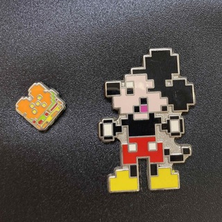 ディズニー(Disney)の新品 2016年 Tokyo Disney Pixel Pins ミッキーマウス(バッジ/ピンバッジ)