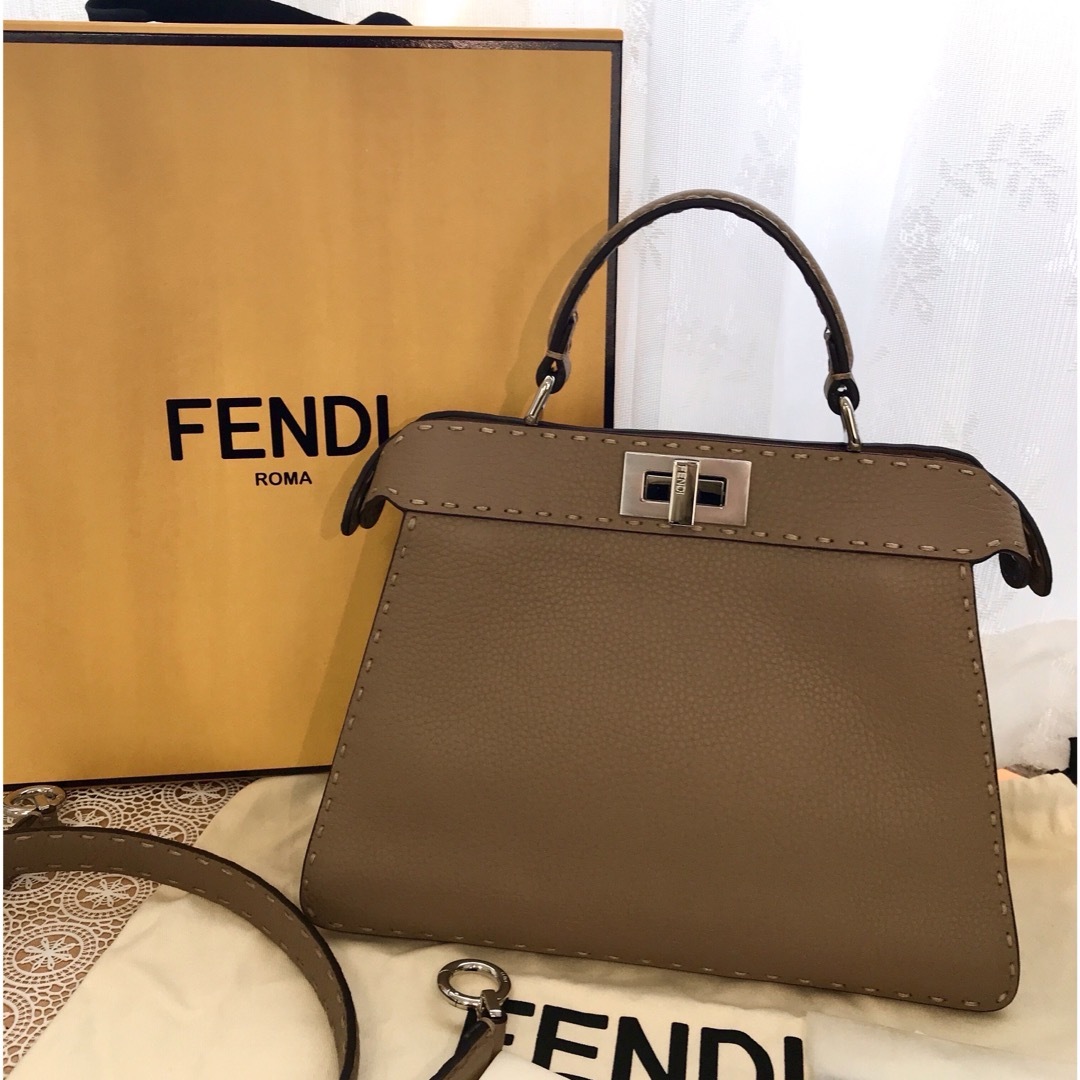 FENDI(フェンディ)のフェンディ セレリア ISeeU ピーカブー 美品 レディースのバッグ(ハンドバッグ)の商品写真