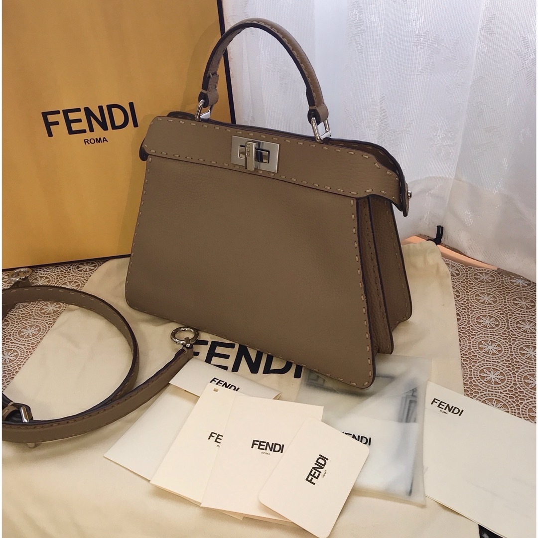 FENDI(フェンディ)のフェンディ セレリア ISeeU ピーカブー 美品 レディースのバッグ(ハンドバッグ)の商品写真