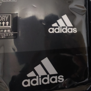 アディダス(adidas)の2枚　170サイズ　adidas　アディダス　黒　Tシャツ(Tシャツ/カットソー(半袖/袖なし))
