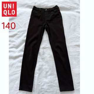 ユニクロ(UNIQLO)のUNIQLO　ブラックジーンズ　140(パンツ/スパッツ)