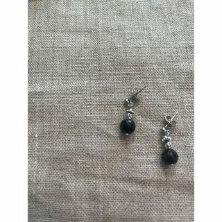 オニキスのミニマム一粒ピアス(ピアス)