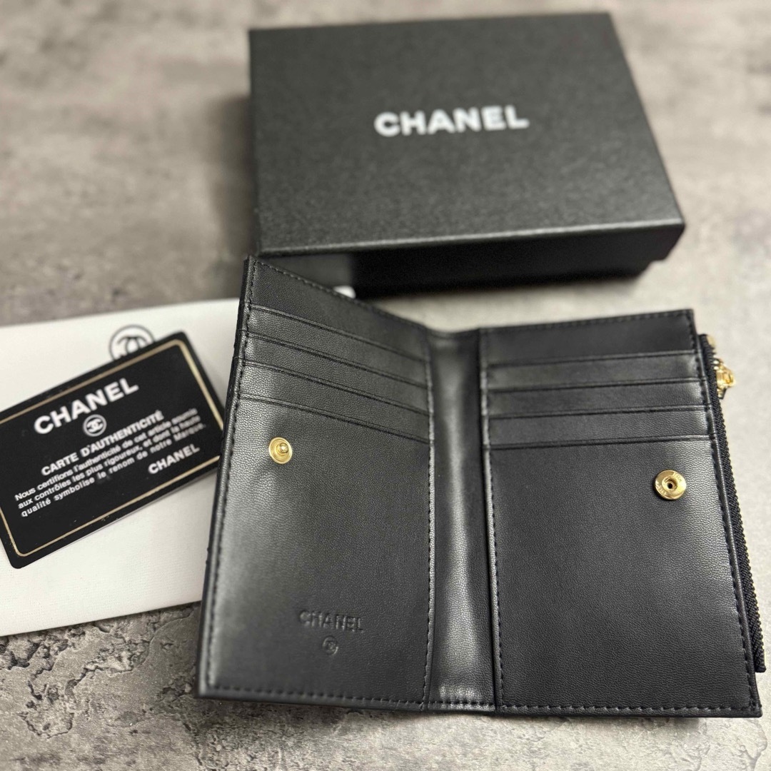 CHANEL(シャネル)の【美品】CHANEL ミニ財布 レディースのファッション小物(財布)の商品写真