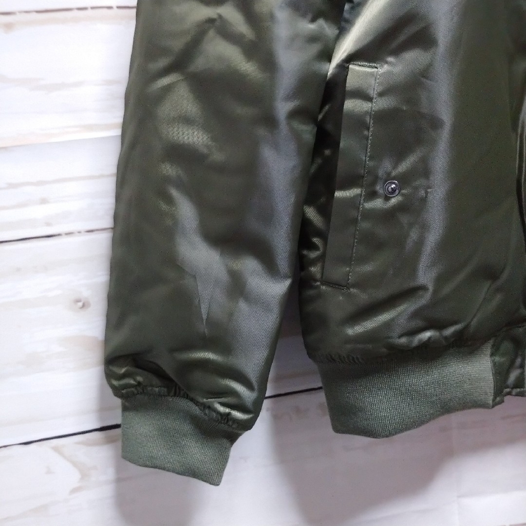 MA-1  ジャケット   中綿  カーキ  メンズ  Ｌ メンズのジャケット/アウター(フライトジャケット)の商品写真