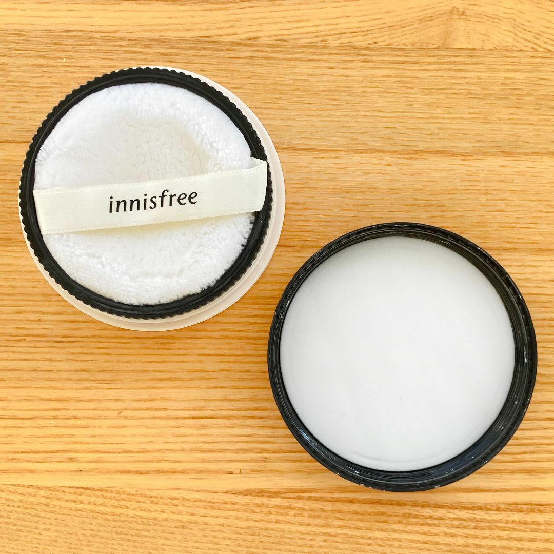 Innisfree(イニスフリー)の美品　イニスフリー Innisfree　ポアブラーパウダー ② コスメ/美容のベースメイク/化粧品(フェイスパウダー)の商品写真