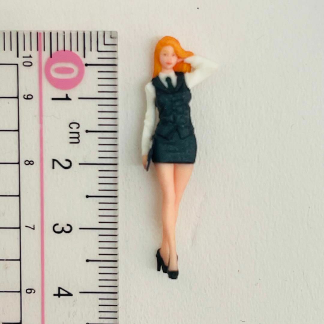 完成品 1/43 オーシャンコスモス 0089 OL フィギュア 1/64より大 完成品 1/43 オーシャンコスモス 0089 OL フィギュア 1/64より大