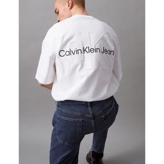 Calvin Klein - Calvin Klein ショートスリーブユニセックスエンボスロゴTシャツ