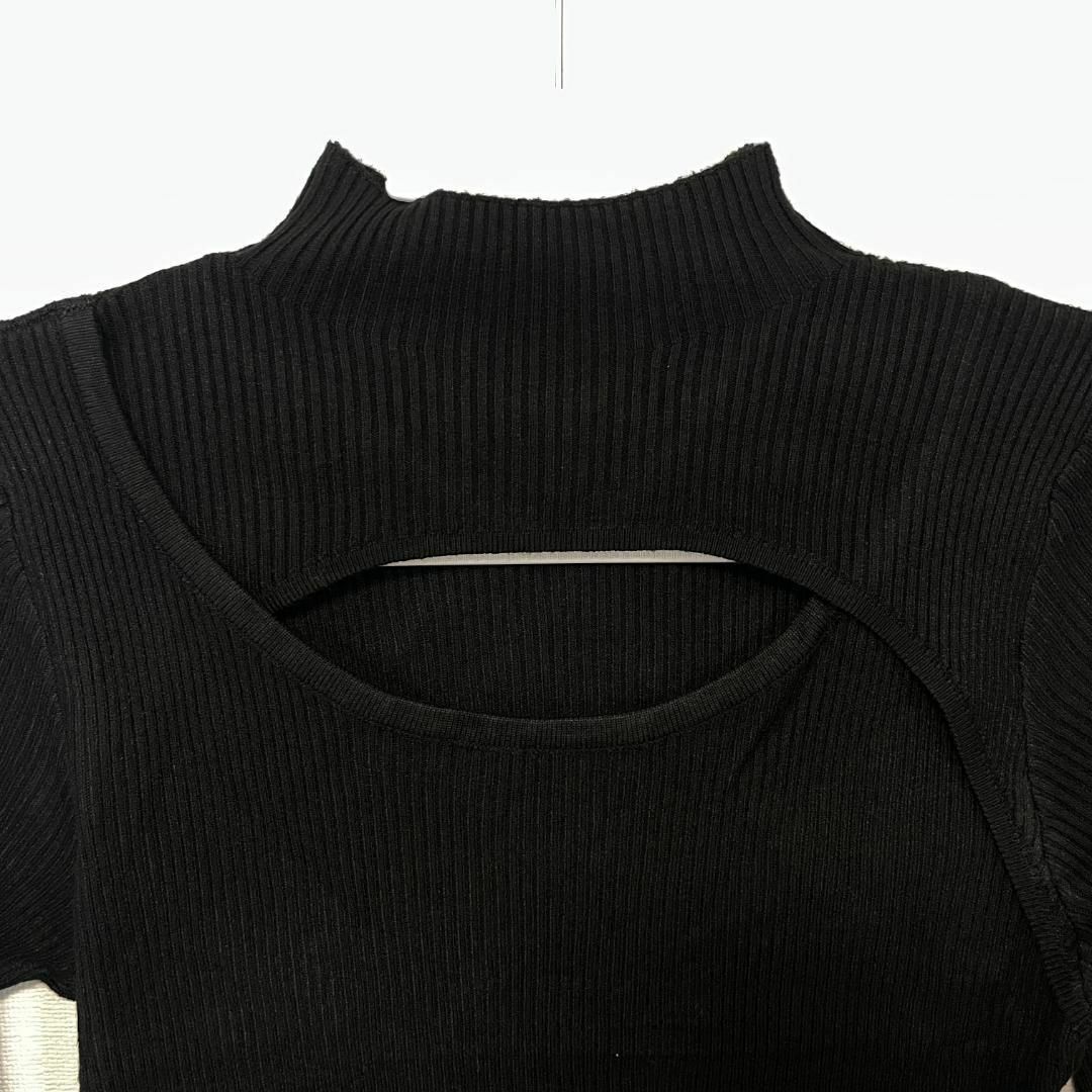 胸開き リブニット ハイネック タイト フェミニン 韓国 トレンド 黒 ブラック レディースのトップス(ニット/セーター)の商品写真