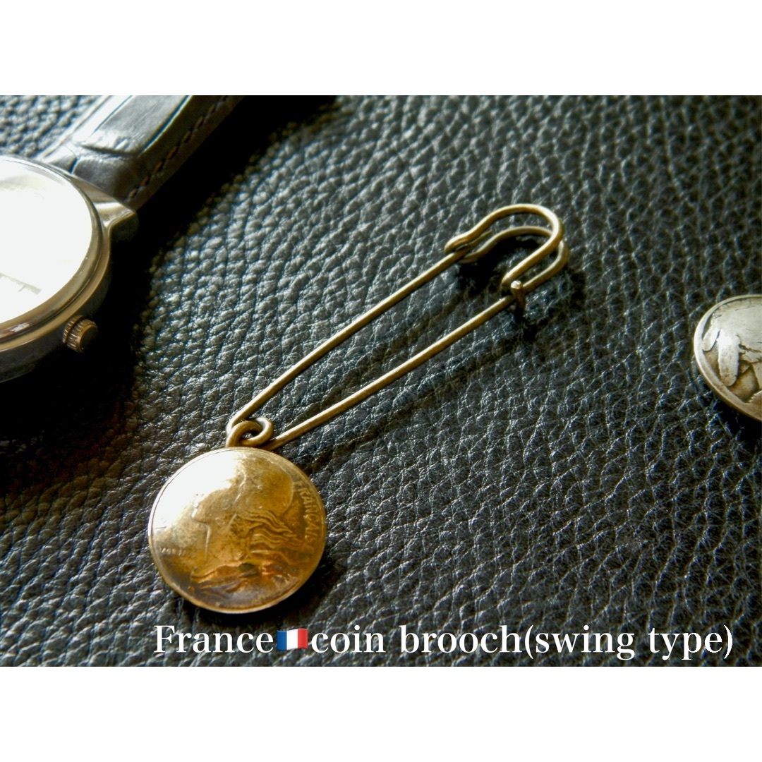 ＃B87s　France Coin Brooch(swing type) レディースのアクセサリー(ブローチ/コサージュ)の商品写真