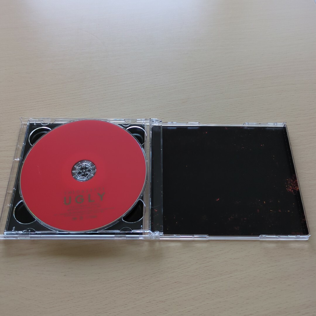the GazettE／UGLY 【初回生産限定盤】 エンタメ/ホビーのCD(ポップス/ロック(邦楽))の商品写真
