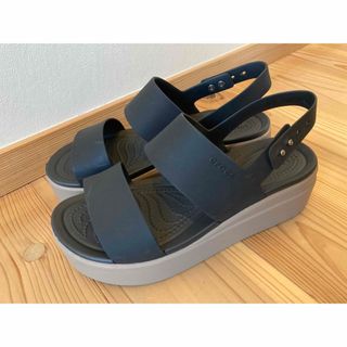 クロックス(crocs)のクロックス　サンダル　ブルックリン　ロー　ウェッジ　レディース(サンダル)