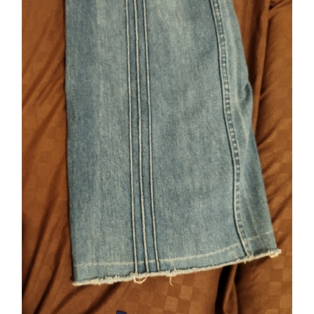 ハイウエストワイドフレア　厚手デニム　カットオフ　27インチ　1970ビンテージ レディースのパンツ(デニム/ジーンズ)の商品写真