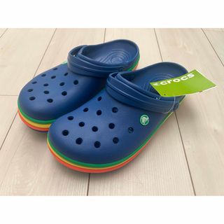 クロックス(crocs)の新品タグ付き 27cmクロックスcrocs ブルー系 レインボー(サンダル)