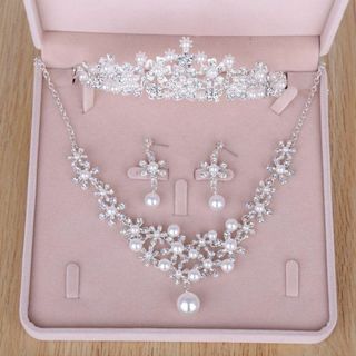 【3点セット】ティアラ　ネックレス　イヤリング　アクセ　ブライダル　結婚式