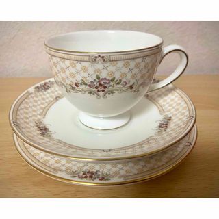 ウェッジウッド(WEDGWOOD)のウェッジウッド  ターンベリー　トリオ　ほぼ未使用品(食器)