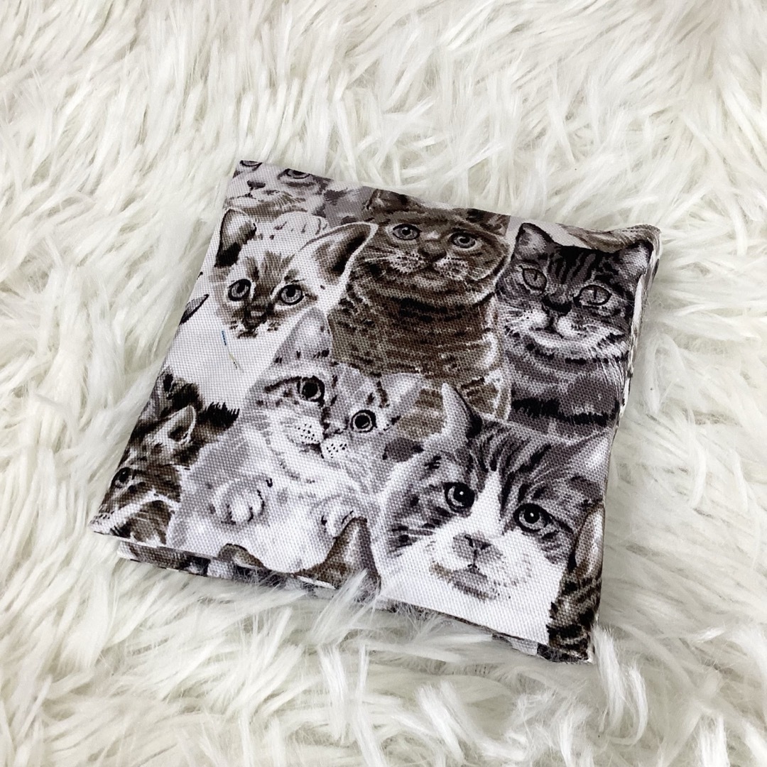 サニタリーケース ねこ 猫 クラシック 写真風 モノクロ S4161 ハンドメイドのファッション小物(その他)の商品写真