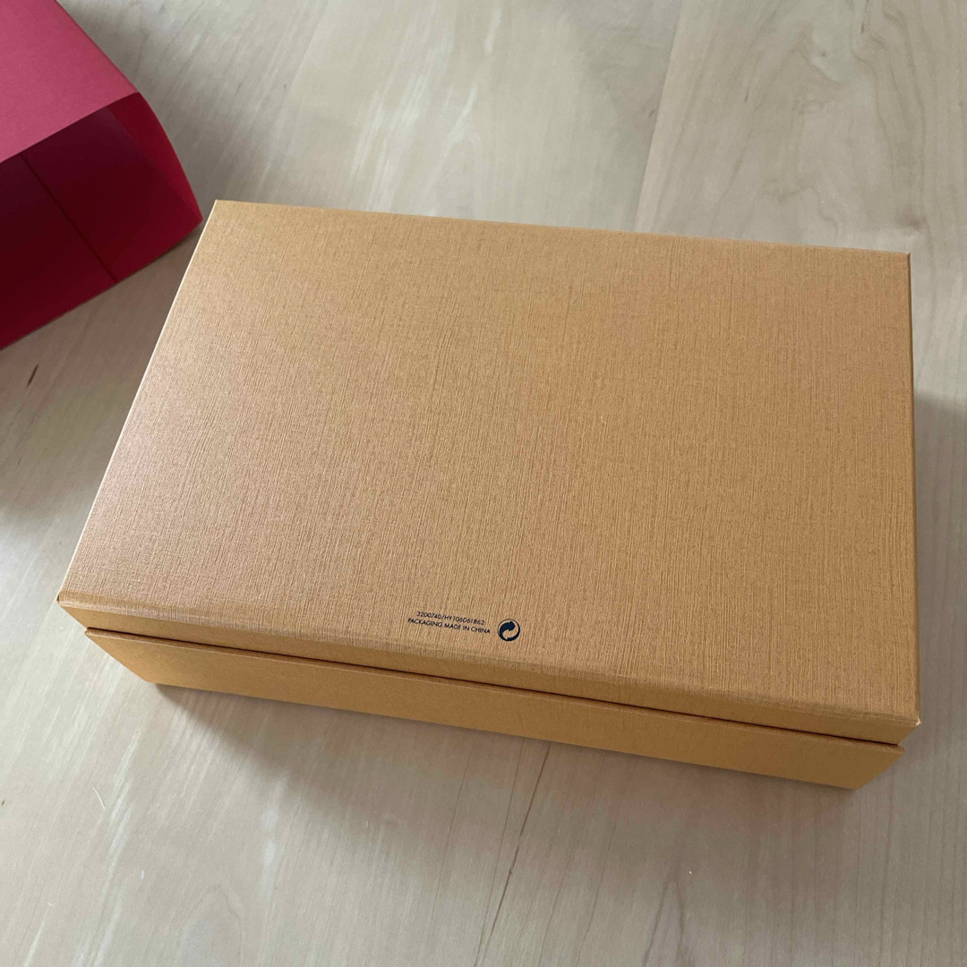 LOUIS VUITTON - ルイヴィトン 空き箱&リボン 限定赤パッケージ LOUIS VUITTON - ルイヴィトン 空き箱&リボン 限定赤パッケージ