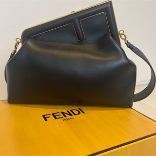 フェンディ(FENDI)の美品　FENDIファースト　ミディアム(ハンドバッグ)