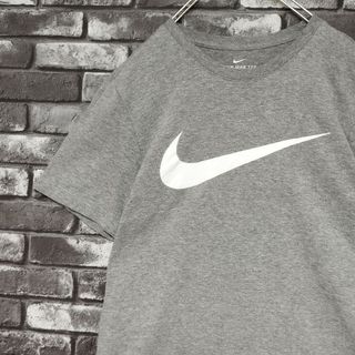 ナイキ(NIKE)のNIKEスウッシュビッグロゴtシャツTシャツnike霜降りグレーteeナイキ(Tシャツ/カットソー(半袖/袖なし))