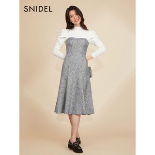 スナイデル(SNIDEL)のSnidel スナイデル ツイードドッキングニットワンピ SWNO231108(ロングワンピース/マキシワンピース)