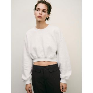 ZARA - ZARA クロップド丈　スウェット　M