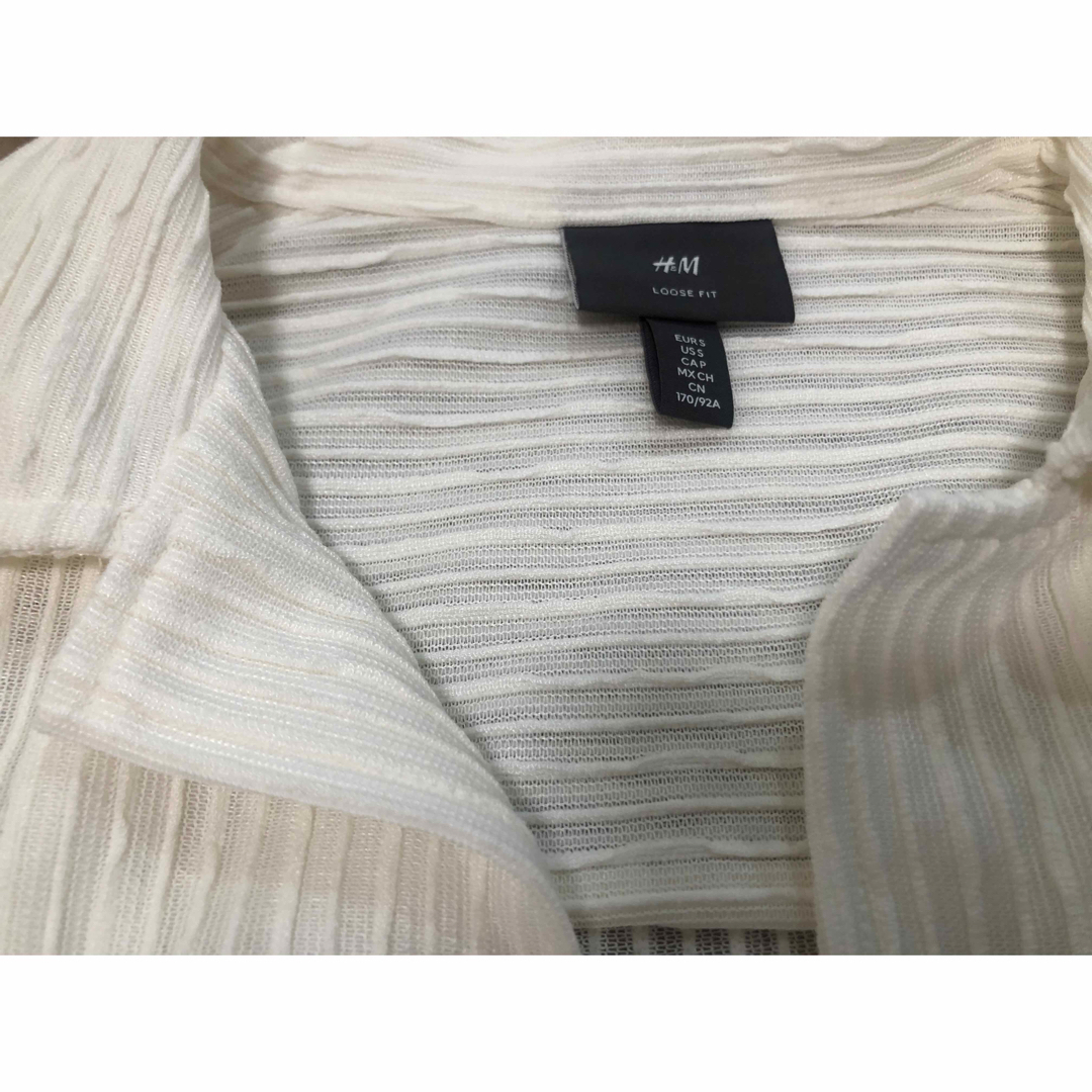 H&M(エイチアンドエム)の【新品】H&M ルーズフィット  テクスチャードリゾートシャツ レディースのトップス(シャツ/ブラウス(半袖/袖なし))の商品写真