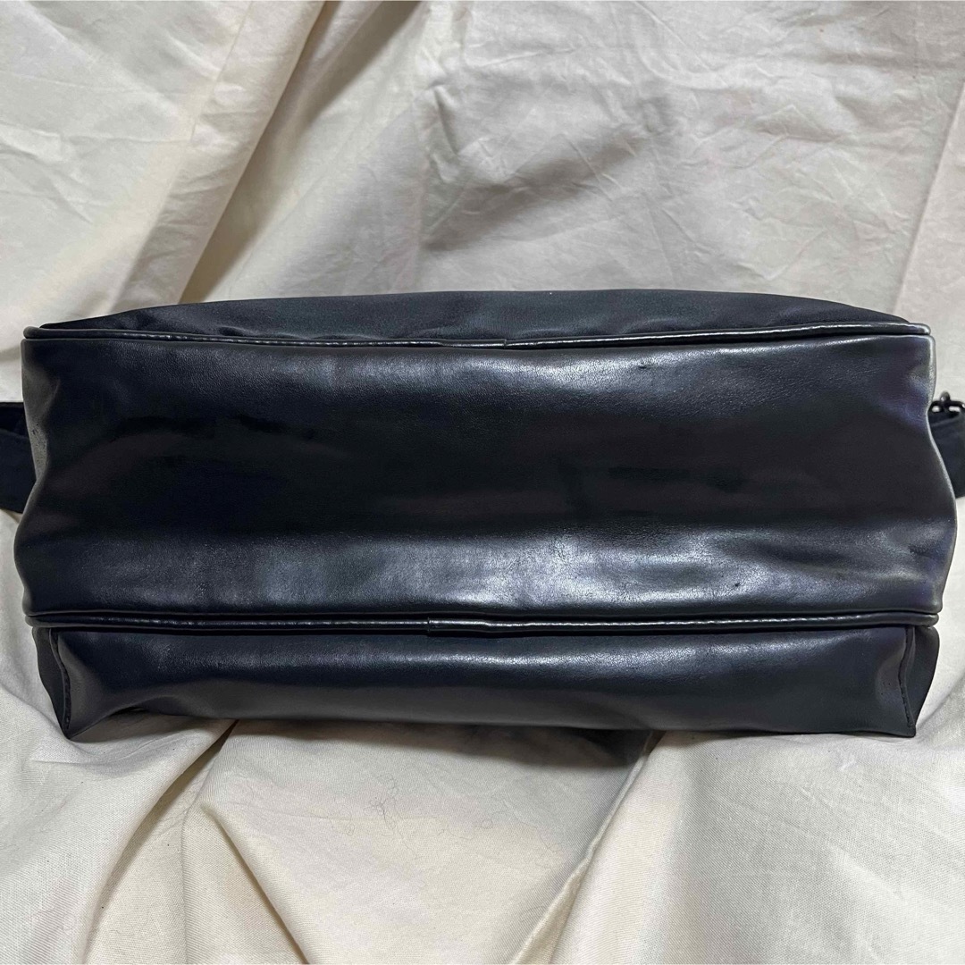 Yohji Yamamoto POUR HOMME(ヨウジヤマモトプールオム)のyohji yamamoto レザーショルダーバック ブラック y'saccs メンズのバッグ(ショルダーバッグ)の商品写真