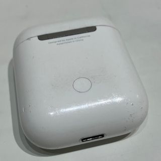 アップル(Apple)の（ジャンク）Apple Airpods 充電器(ヘッドフォン/イヤフォン)