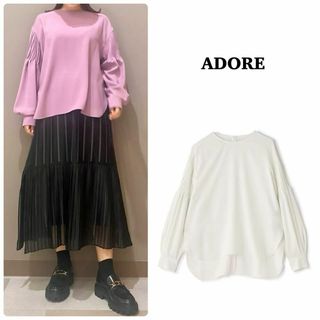 アドーア(ADORE)の【ADORE】2022年＊クリアコンパクトブラウス　とろみ素材　ホワイト　38(シャツ/ブラウス(長袖/七分))