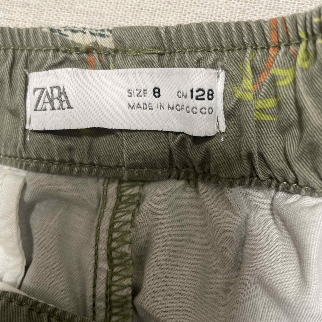 ZARA(ザラ)のZARA ヤシの木ハーフパンツ キッズ/ベビー/マタニティのキッズ服男の子用(90cm~)(パンツ/スパッツ)の商品写真