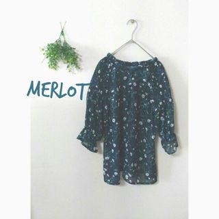 メルロー merlot 花柄 シャーリングスリーブシフォンジョーゼットブラウス