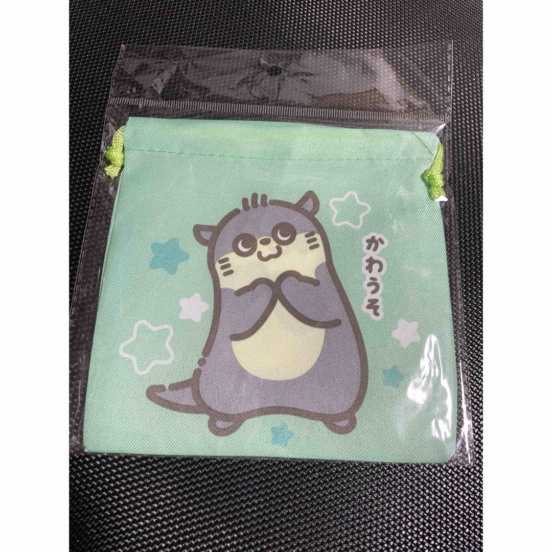 【新品】アクアフレンズ　巾着袋　かわうそ キッズ/ベビー/マタニティのこども用バッグ(その他)の商品写真