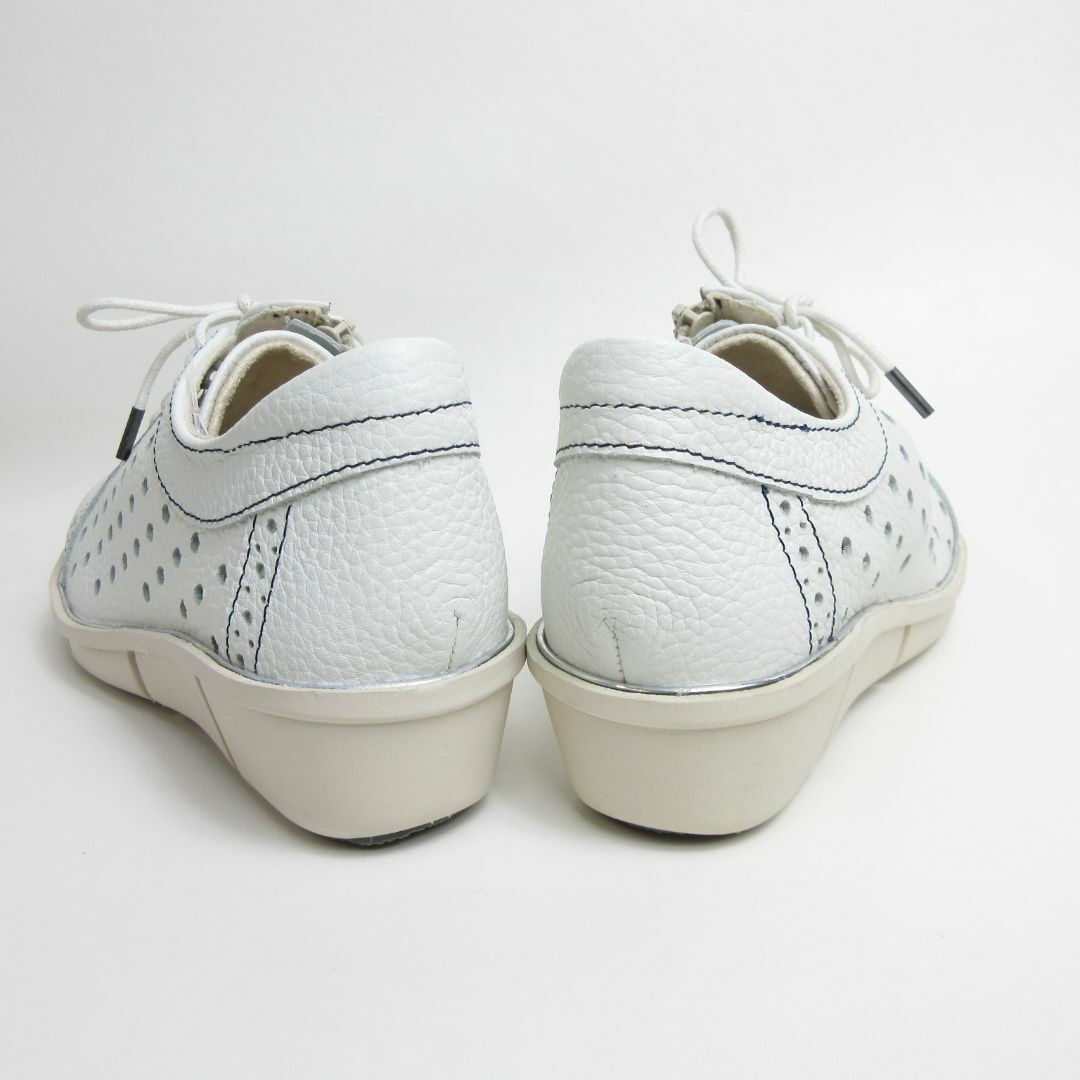 新品24.0CM♡本革パンチングコンフォートスニーカー レディースの靴/シューズ(ローファー/革靴)の商品写真
