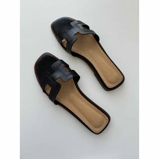 送料込 H flat sandal ブラック 24.0cm(サンダル)