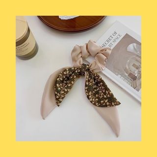 レディース　アクセサリー　シュシュ　ベージュ　花柄　リボン(ヘアゴム/シュシュ)