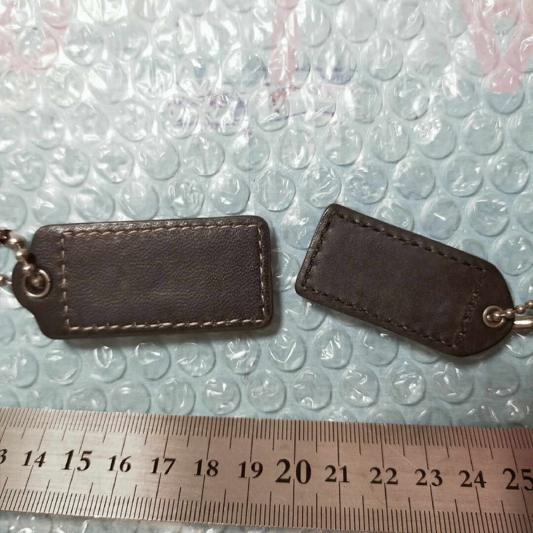 中古 COACH チャーム タグ  キーホルダー コーチ レディースのファッション小物(キーホルダー)の商品写真