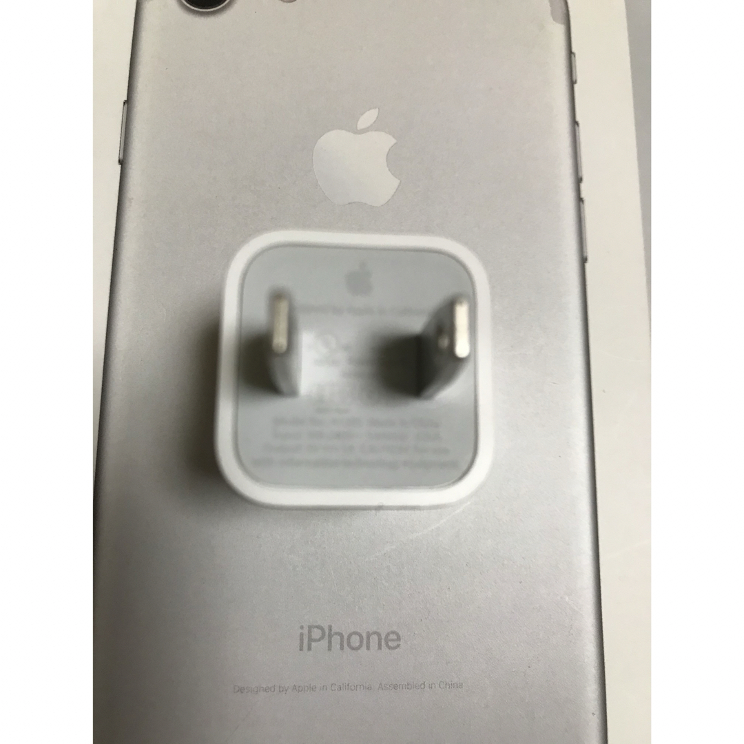 Apple(アップル)のiPhone充電器 ライトニングケーブル 1本 1m 純正品アダプタセット スマホ/家電/カメラのスマートフォン/携帯電話(バッテリー/充電器)の商品写真
