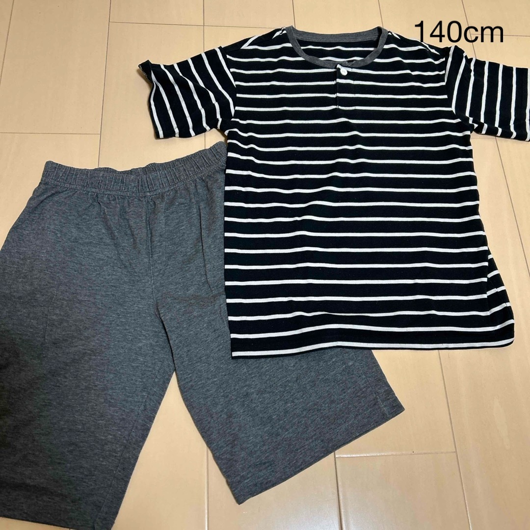 UNIQLO(ユニクロ)のUNIQLO エアリズム　パジャマ　140 男の子 キッズ/ベビー/マタニティのキッズ服男の子用(90cm~)(パジャマ)の商品写真