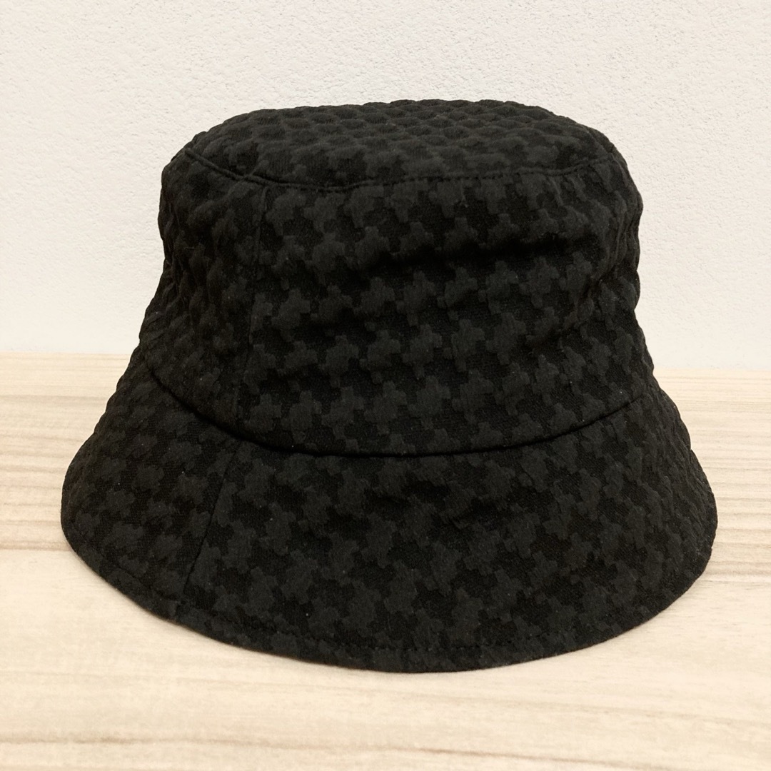 UNIVERSAL OVERALL(ユニバーサルオーバーオール)の帽子 2点セット　ブラック 黒　バケットハット 合皮 フェイクレザー 千鳥柄 レディースの帽子(ハット)の商品写真