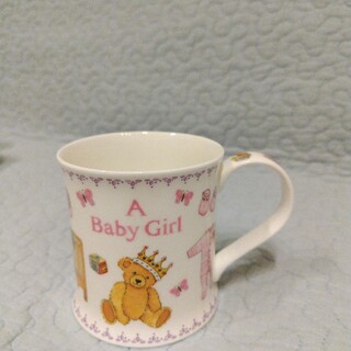 ダヌーン　A  Baby  Girl  マグカップ(グラス/カップ)