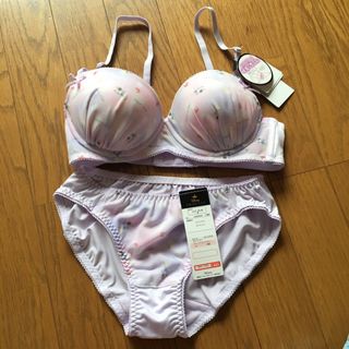 新品　ディズニー　女の子　キッズ　ブラ&ショーツ　セット　M(下着)