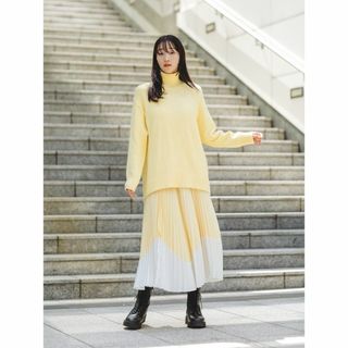 ユニクロ(UNIQLO)のペチコート欠品　ユニクロ　プリーツカラーブロックスカート　イエロー　S(ロングスカート)