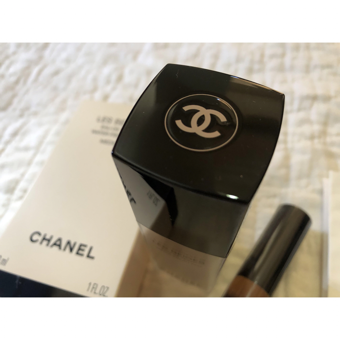 CHANEL(シャネル)の【新品送無料❗️】CHANEL シャネル レ ベージュ オー ドゥ タン ブラシ コスメ/美容のベースメイク/化粧品(ファンデーション)の商品写真