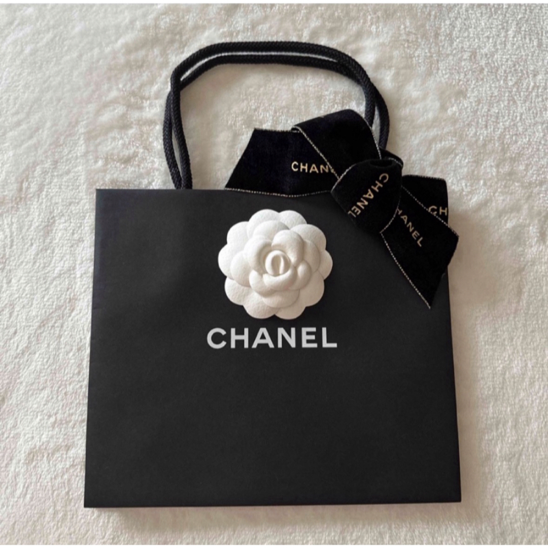 CHANEL(シャネル)のCHANEL🎀ショッパー♡クリスマス　リボン レディースのバッグ(ショップ袋)の商品写真