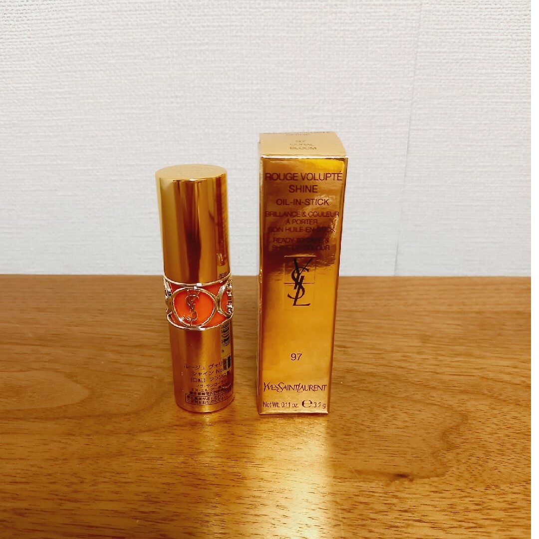 Yves Saint Laurent(イヴサンローラン)の新品　未使用　イヴ・サンローラン　口紅 コスメ/美容のベースメイク/化粧品(口紅)の商品写真