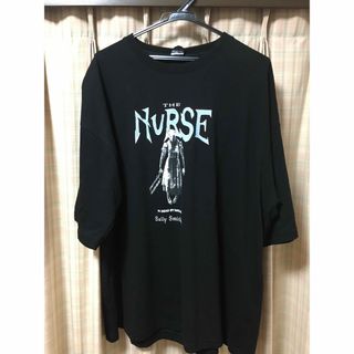 新品　デッドバイデイライト  ナース　Tシャツ　缶バッチ付き　4L   半袖