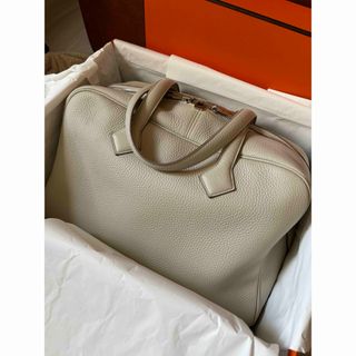 エルメス(Hermes)のHERMES エルメス ヴィクトリア 35 ベトン アイボリー(トートバッグ)