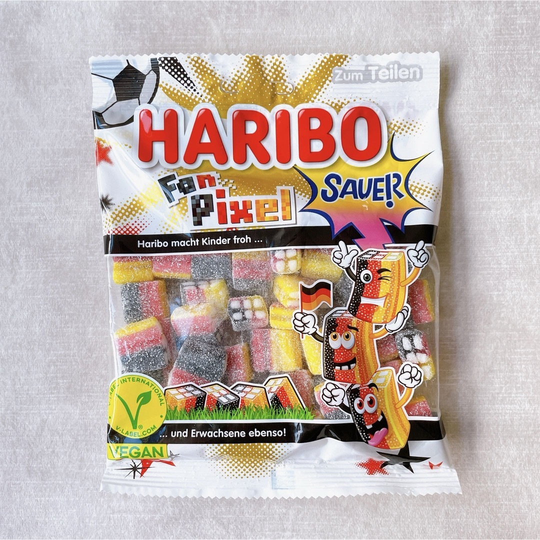 HARIBO【日本未販売】Fan Pixel SAVER 160gドイツサッカー 食品/飲料/酒の食品(菓子/デザート)の商品写真
