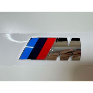 ビーエムダブリュー(BMW)のBMW M   エンブレム 72MM×27MM  1個   シルバー   リア用(車外アクセサリ)