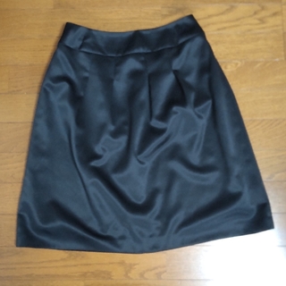 台形スカート　黒スカート(ひざ丈スカート)